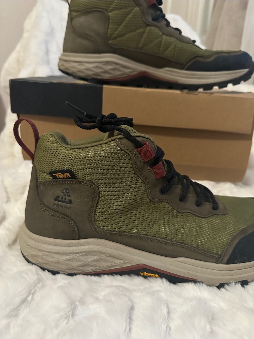 Teva Men's Olive Green and Black Mid-Top Hiking Boots